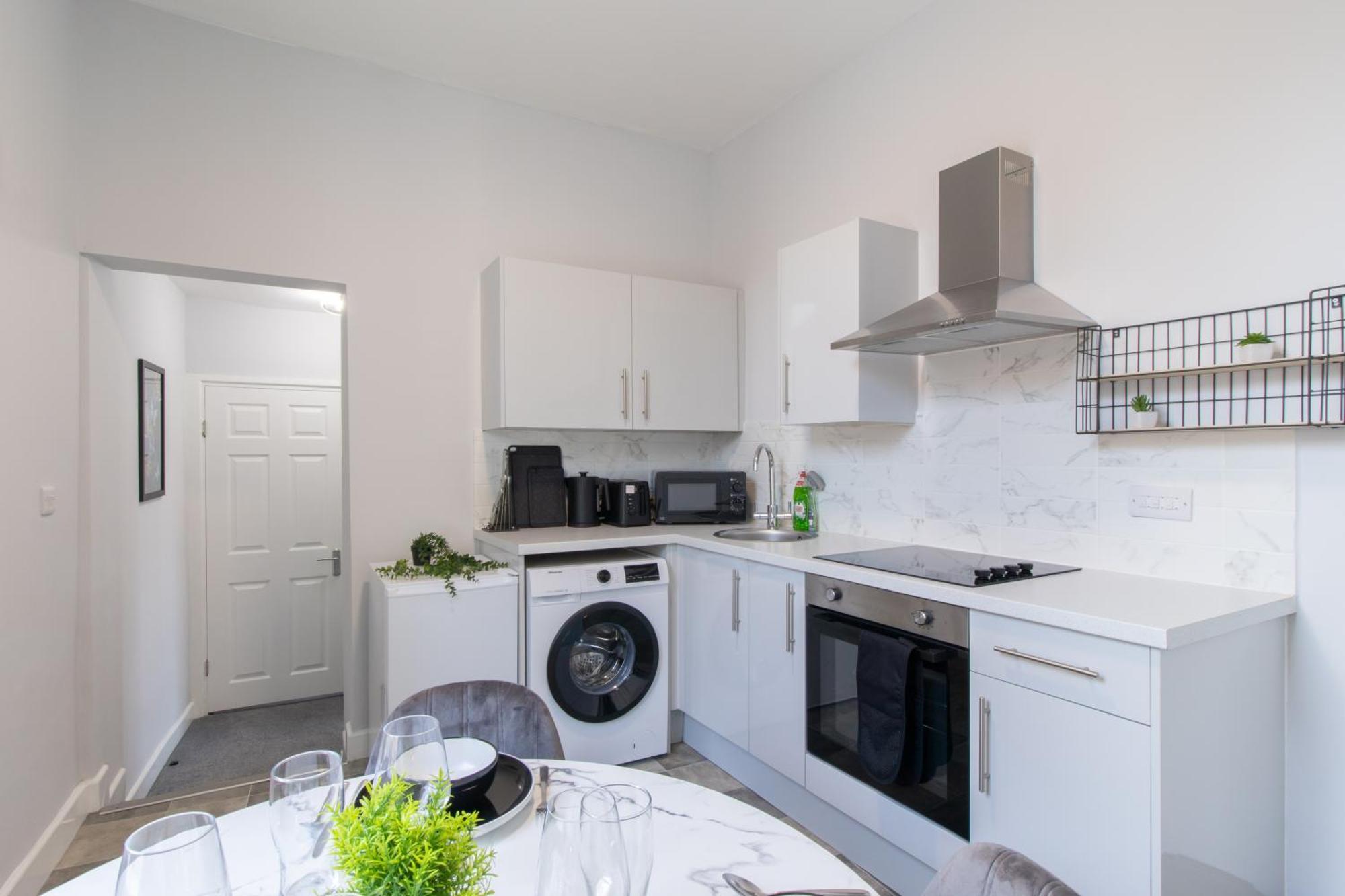 Open Mind Property - Apartment With 2 Double Beds Portsmouth Bagian luar foto